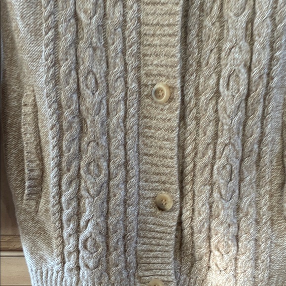 L.L. Bean Light Tan Cable Knit Cardigan Sz M - Picture 4 of 8